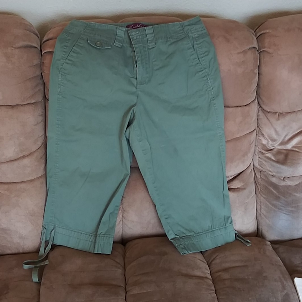 Women's Capris